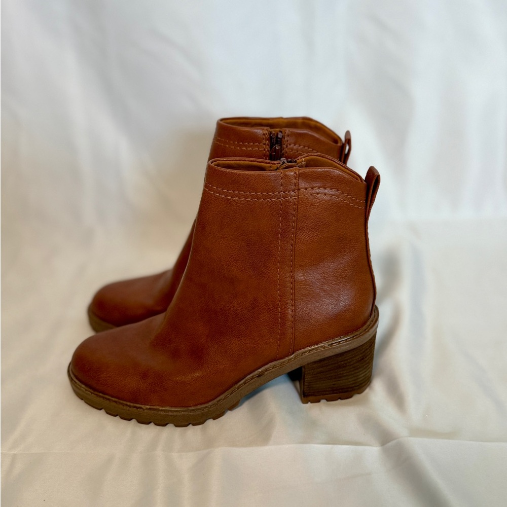 Zodiac Greyson Lug-Sole Tan Ankle Boho Booties with heel